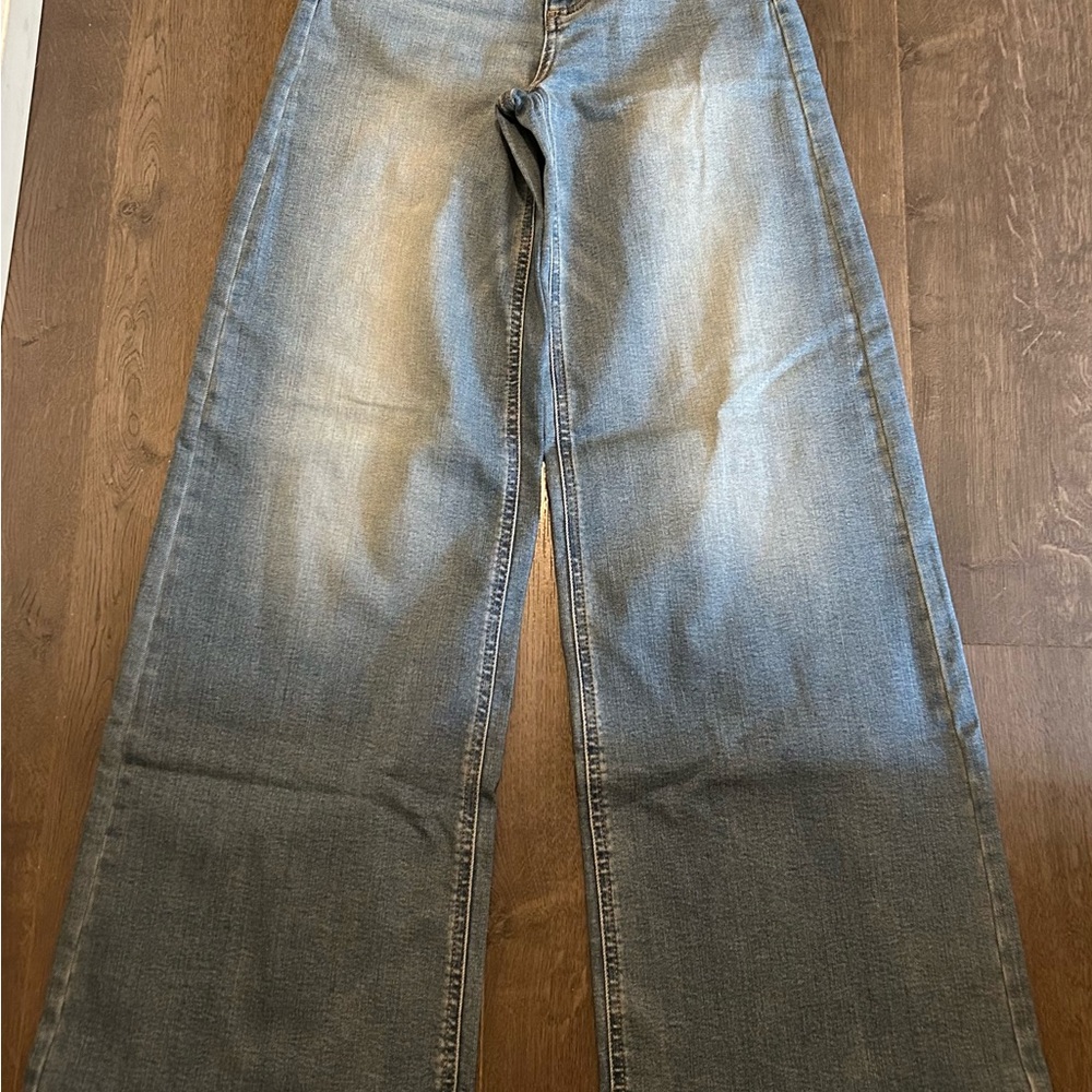 Universal Thread Light Blue Jeans